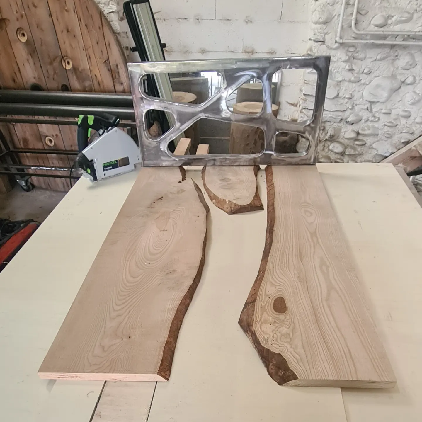 construction table rivière resine epoxy - Dcomeytal